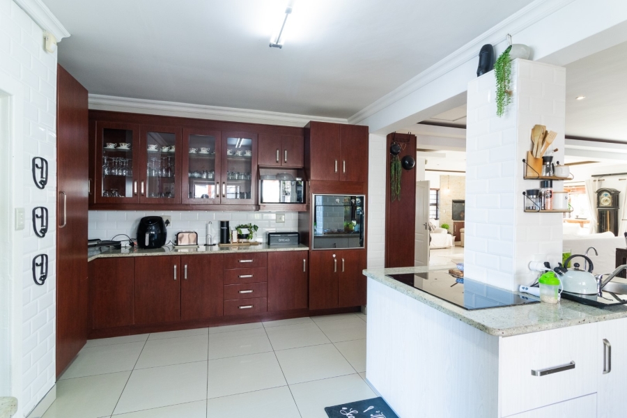 5 Bedroom Property for Sale in Berea Eastern Cape